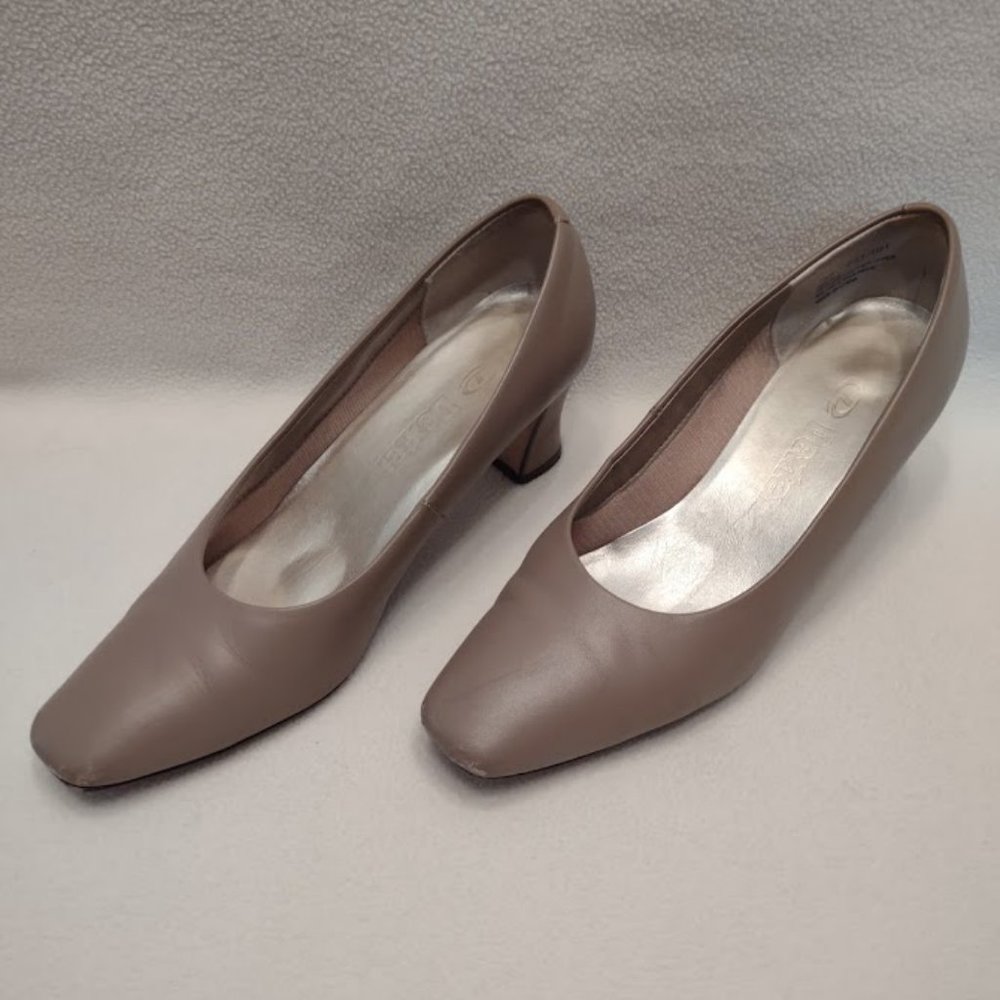 Dexter leather pumps